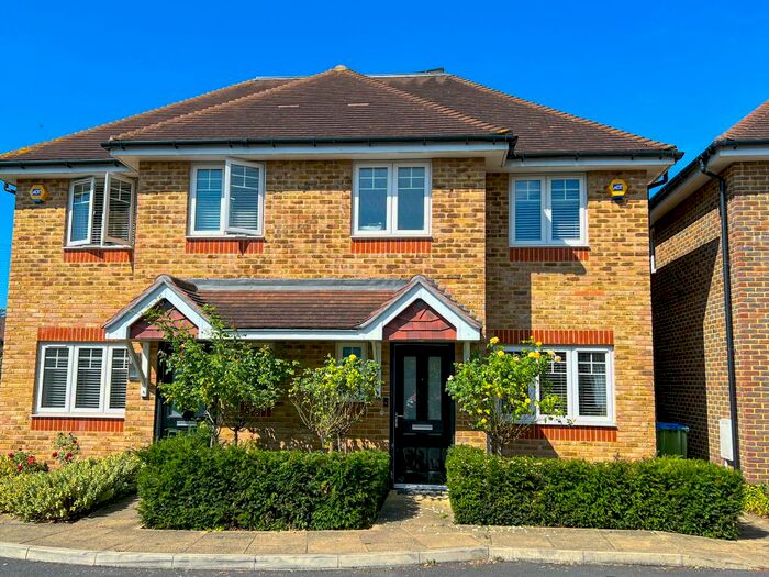 3 Bedroom Semi-Detached House To Rent In Mole Place, West Molesey, KT8