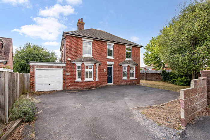 4 Bedroom Detached House For Sale In Hunts Pond Road, Park Gate, SO31