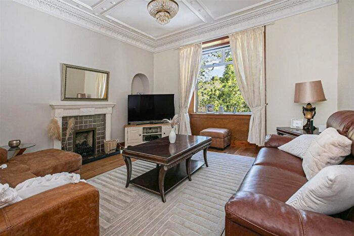 3 Bedroom Flat For Sale In Harriebrae Park, Dunfermline, KY12