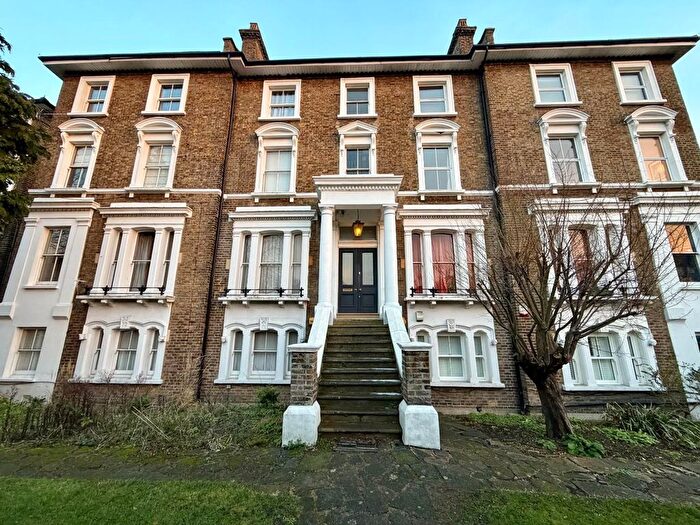 3 Bedroom Flat To Rent In Devonshire Road, Forest Hill, London, SE23