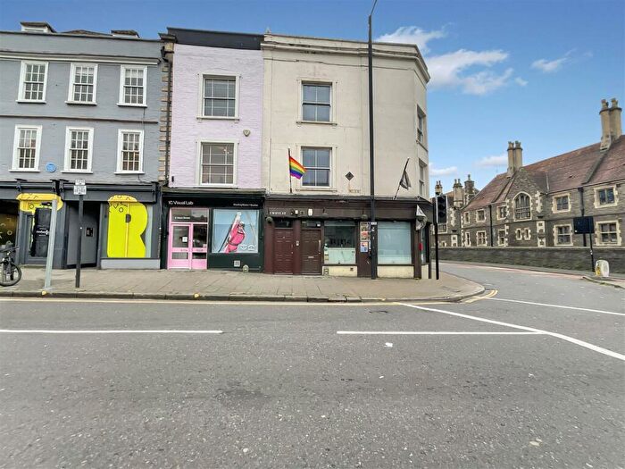 1 Bedroom Apartment For Sale In West Street, St. Philips, Bristol, BS2