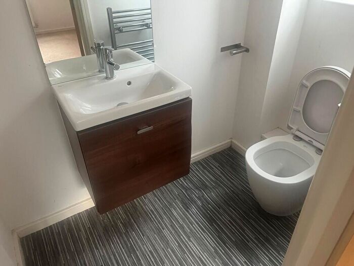 4 Bedroom Semi-Detached House To Rent In Mallow Drive, Salford, M7
