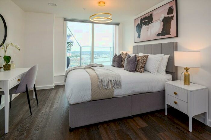 2 Bedroom Apartment To Rent In Centenary Plaza, Southampton, Hampshire, SO19