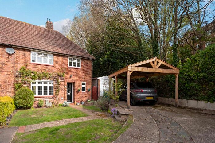 4 Bedroom Semi Detached House For Sale In Edge Close, Weybridge, KT13