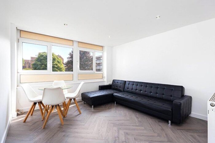 1 Bedroom Flat To Rent In Dagmar Court, Manchester Road, London, E14