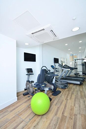 1 Bedroom Flat To Rent In Queensland Road, Holloway, London, N7