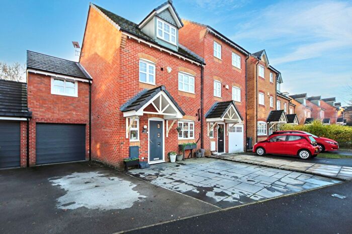 4 Bedroom Semi-Detached House For Sale In Appleton Grove, Wigan, WN3