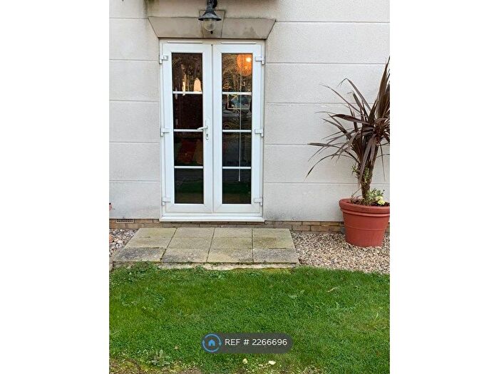 2 Bedroom Flat To Rent In Audley Court, Southend-On-Sea, SS1