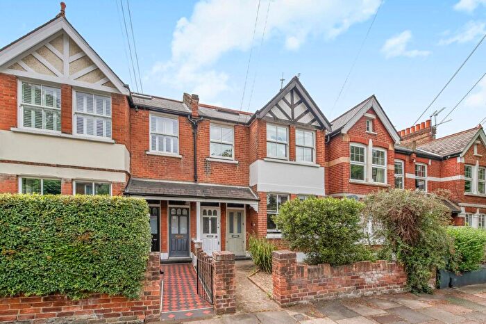 3 Bedroom Flat To Rent In Ashleigh Road, Mortlake, SW14