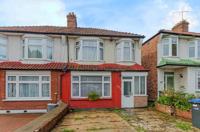 4 Bedroom House To Rent In Bowes Road, Arnos Grove, London, N11