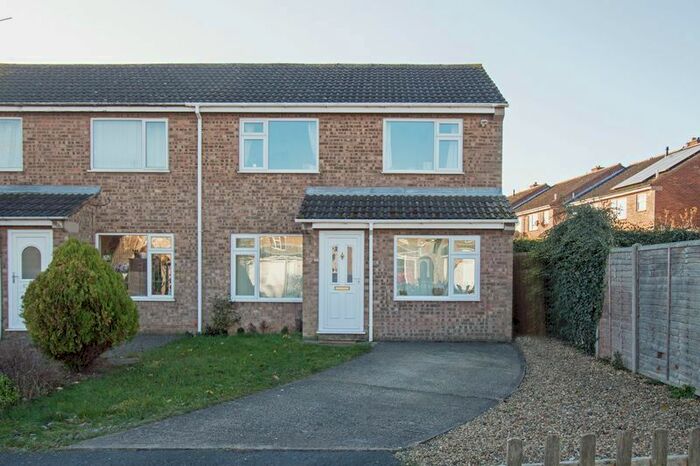3 Bedroom Semi-Detached House To Rent In Braemar Close, Stamford, PE9