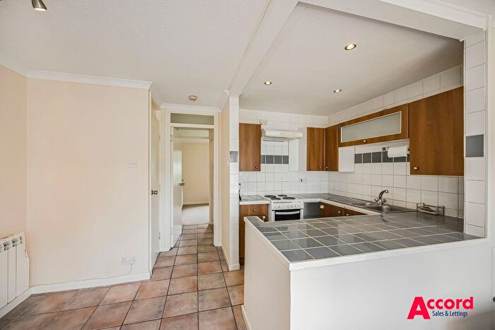 1 Bedroom Maisonette To Rent In Columbine Way, Romford, RM3