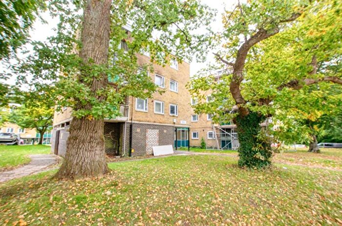 2 Bedroom Flat For Sale In Malwood Avenue, Southampton, Hampshire, SO16