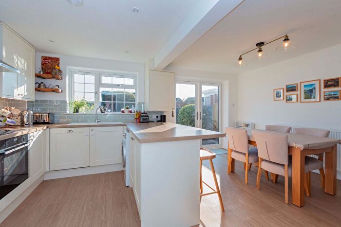 3 Bedroom End Terrace House For Sale In Cranbrook Drive, Maidenhead, Berkshire, SL6