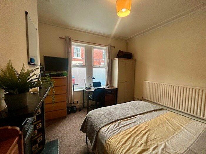 3 Bedroom House To Rent In Pybus Street, DE22