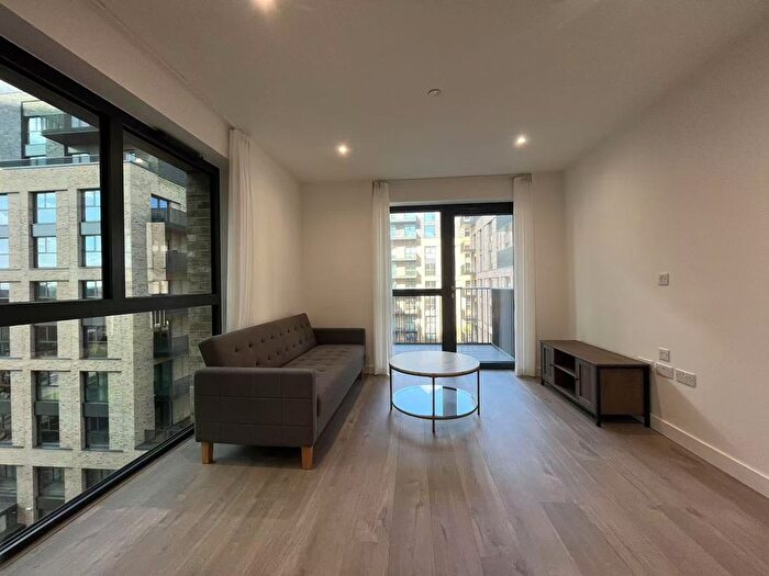 1 Bedroom Flat To Rent In Scarlet Court, Damsel Grove, London, Ug, England, London, N4