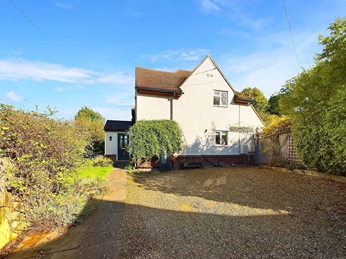 3 Bedroom Semi Detached House For Sale In Princes Place, Princes Risborough, Buckinghamshire, HP27