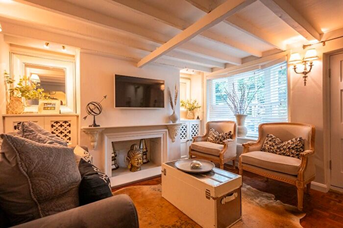 2 Bedroom Terraced House To Rent In Wargrave Road, Henley-On-Thames, Oxfordshire, RG9