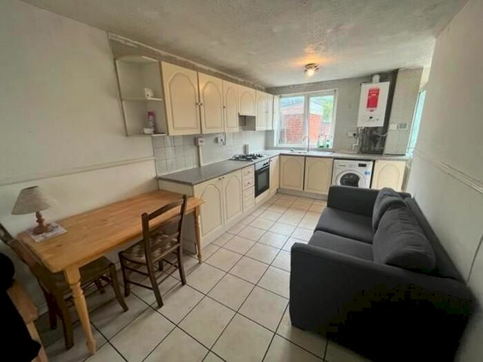 3 Bedroom Terraced House To Rent In Bristol Road, Edgbaston, Birmingham, B5