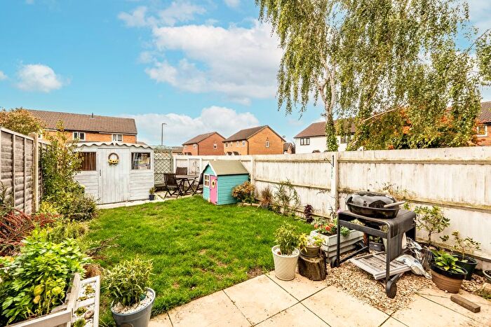 2 Bedroom End Terrace House For Sale In Glenmore Road, Carterton, Oxfordshire, OX18