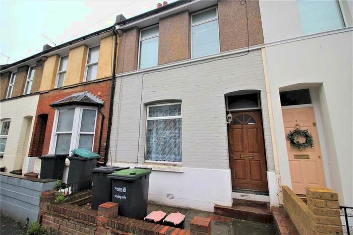 3 Bedroom Terraced House To Rent In Lynton Road South, Gravesend, Kent, DA11