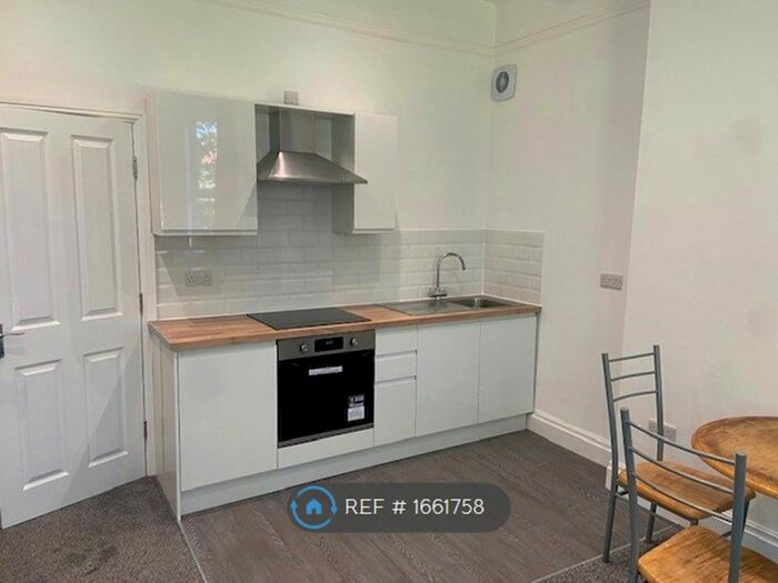 Studio To Rent In Alexandra Road, Sale, M33