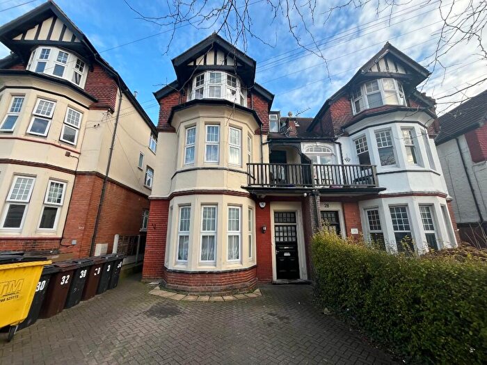 Studio To Rent In Palmerston Road, Westcliff-On-Sea, No Deposit Required, SS0