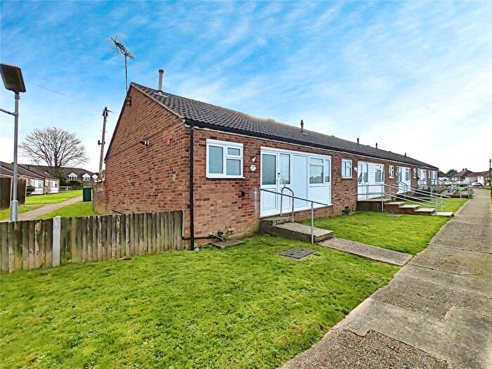 1 Bedroom Bungalow For Sale In Arnhem Drive, Chatham, Kent, ME5