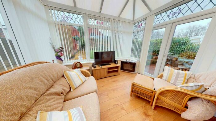 2 Bedroom Semi-Detached Bungalow For Sale In Holcombe Close, Kearsley, Bolton, BL4