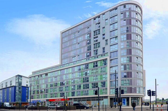 3 Bedroom Flat To Rent In Rick Roberts Way, Stratford, London, E15