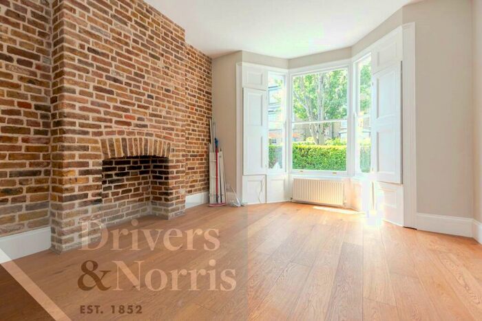 2 Bedroom Apartment To Rent In Bryantwood Road, Islington, London, N7