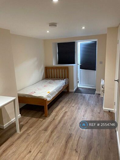 Studio To Rent In Bulay Road, Huddersfield, HD1