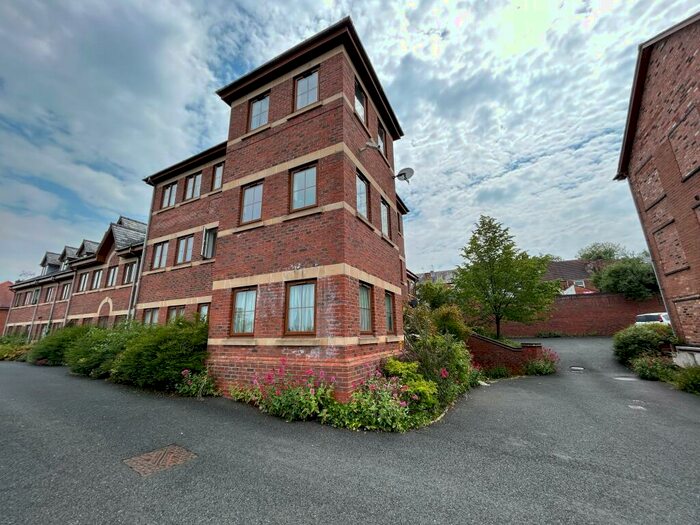 2 Bedroom Flat To Rent In Mill Street, Redditch, B97