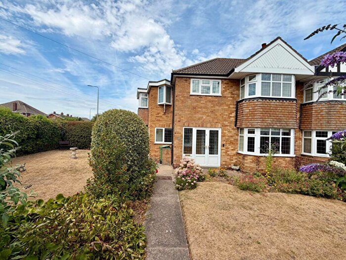 4 Bedroom Semi-Detached House For Sale In Daggett Road, Cleethorpes, DN35