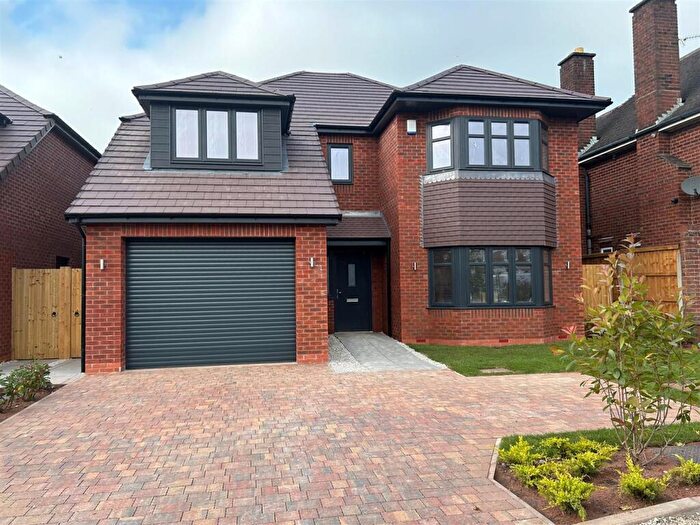 4 Bedroom Detached House For Sale In Kent Road, Halesowen, B62