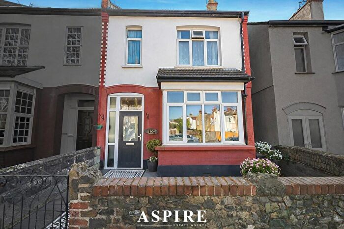 3 Bedroom Terraced House For Sale In Silverdale Avenue, Westcliff-On-Sea, SS0