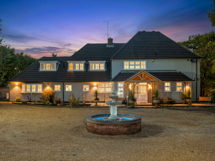 5 Bedroom Detached House For Sale In Wolverhampton Road Stourton Stourbridge, West Midlands, DY7