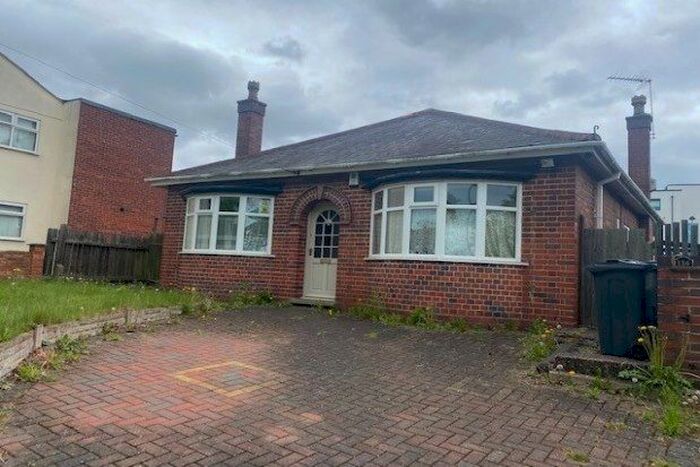 4 Bedroom Bungalow To Rent In Marsh Hill, Birmingham, B23