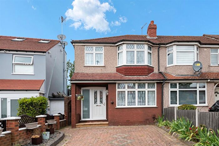 3 Bedroom Semi-detached House For Sale In Conway Crescent, Perivale, Greenford, UB6