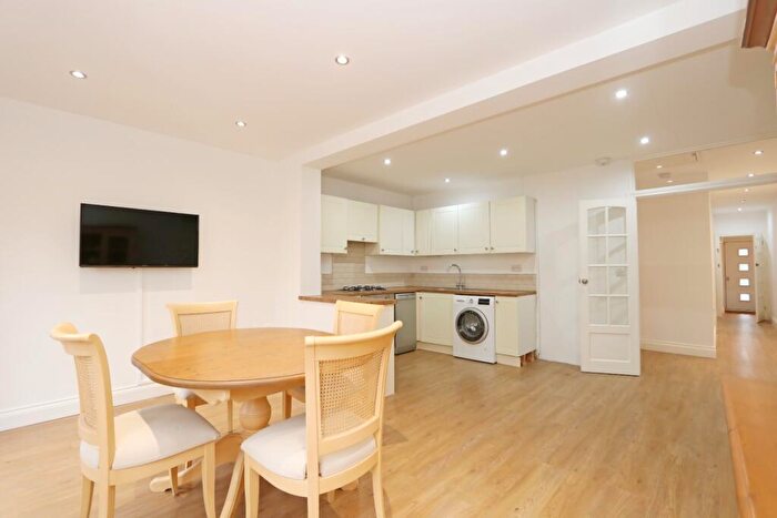 2 Bedroom Semi-Detached Bungalow For Sale In Woodfield Road, Hadleigh, Essex, SS7