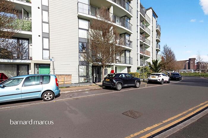 2 Bedroom Flat For Sale In Heybourne Crescent, London, NW9