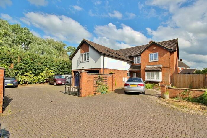 5 Bedroom Detached House To Rent In Elsworth Close, St. Ives, PE27