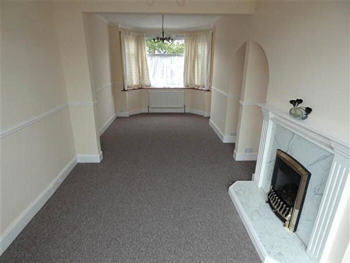 3 Bedroom Semi-Detached House To Rent In Steyning Road, Birmingham, West Midlands, B26