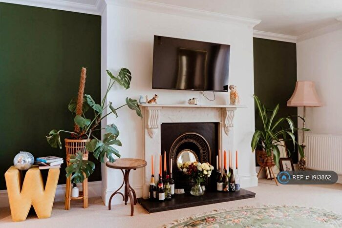 2 Bedroom Flat To Rent In St Aubyns Gardens, Hove, BN3