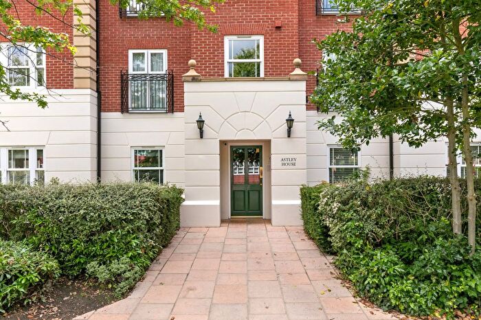 2 Bedroom Flat To Rent In Trinity Church Road, Barnes, SW13