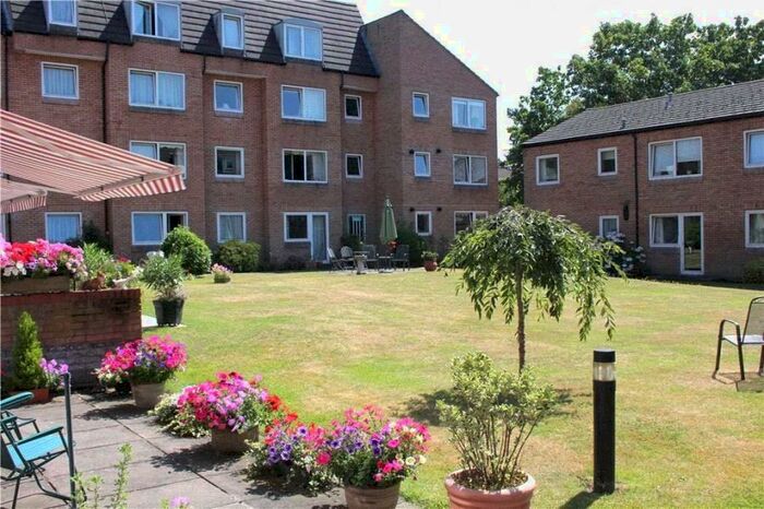 1 Bedroom Apartment To Rent In Mount Hermon Road, GU22