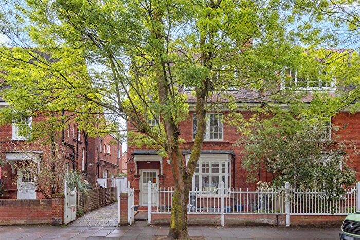 2 Bedroom Flat To Rent In Woodstock Road, Chiswick, W4