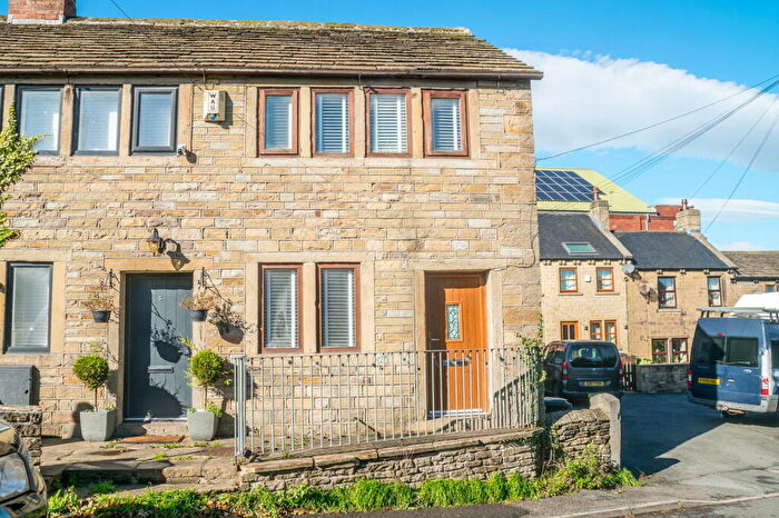 1 Bedroom Cottage For Sale In Lodge Street, Skelmanthorpe, HD8