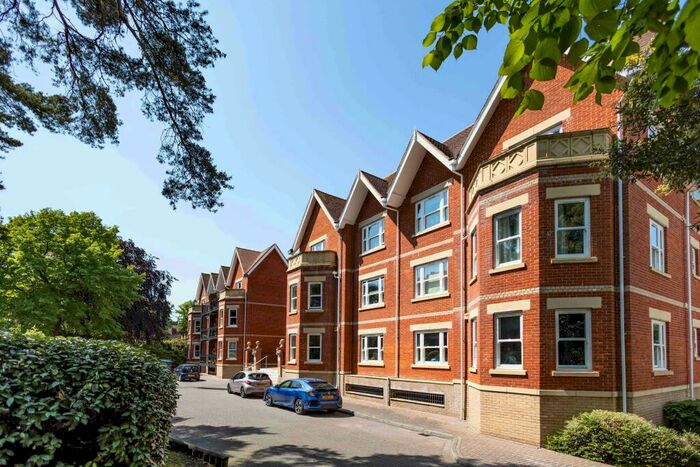 2 Bedroom Flat To Rent In Knyverton Road, Bournemouth, BH1