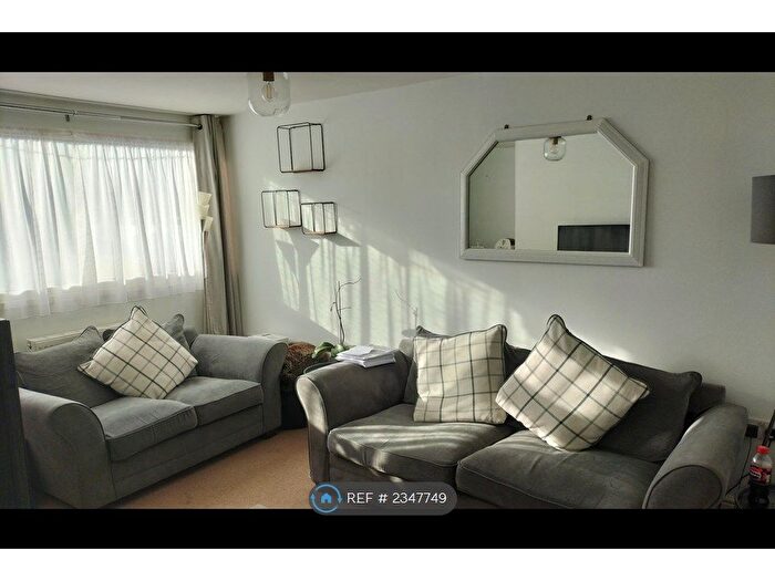 1 Bedroom Maisonette To Rent In West Ham Close, Basingstoke, RG22